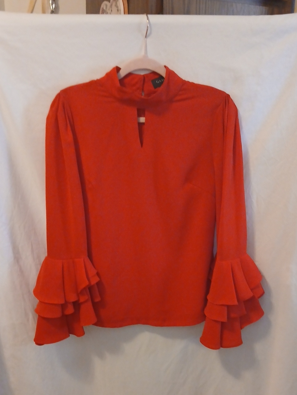Gracia Fun Flowy Red Flare Bell Sleeve Top!
